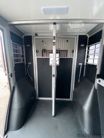 Veetransporter RENAULT Master STX 5 Sitzer Haras ex. Lang Automatik