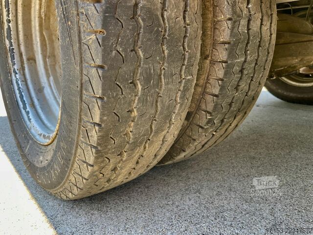 Trosmerni kiper Nissan NT 400