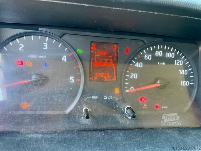 Trosmerni kiper Nissan NT 400