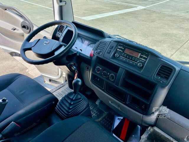 Trosmerni kiper Nissan NT 400