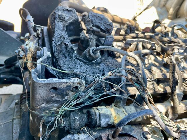 Trosmerni kiper Nissan NT 400