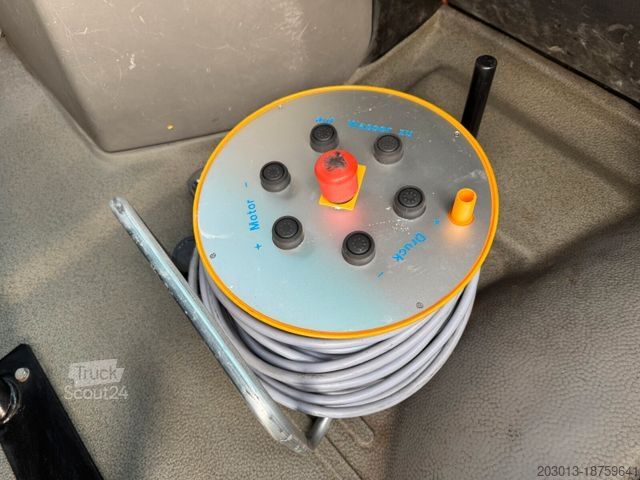 Vákuová cisterna MERCEDES-BENZ Vario 818D Kanalreiniger Rockstroh Drain Jet 100