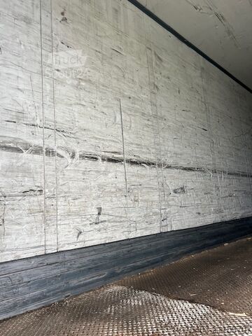 Semi-remorque fourgon Schmitz Cargobull SCB S3D