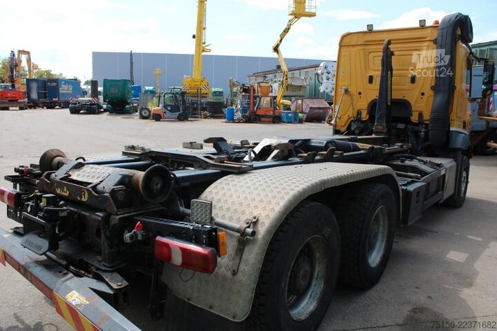 Камион с кука за контейнери MERCEDES-BENZ 2642 6x4 BL PALFINGER T20-31 MPA Nr: 525