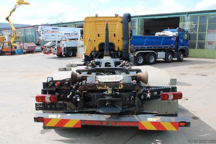 Камион с кука за контейнери MERCEDES-BENZ 2642 6x4 BL PALFINGER T20-31 MPA Nr: 525