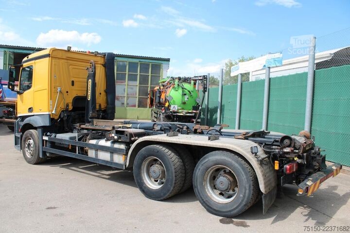 Камион с кука за контейнери MERCEDES-BENZ 2642 6x4 BL PALFINGER T20-31 MPA Nr: 525