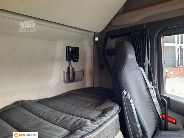 Camião de materiais perigosos SCANIA R 460 2-Kreis-Kipphyd Retarder Standklima 2xTank
