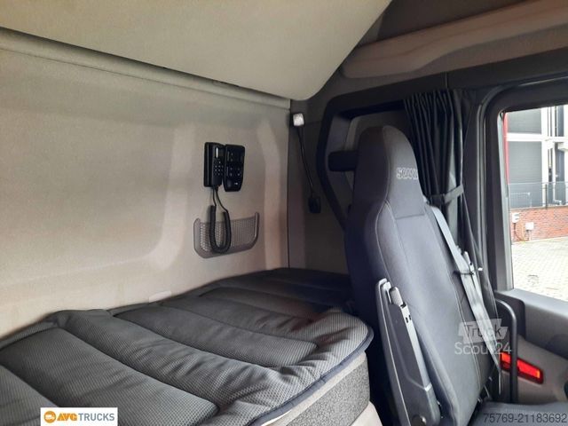 Camião de materiais perigosos SCANIA R 460 2-Kreis-Kipphyd Retarder Standklima 2xTank
