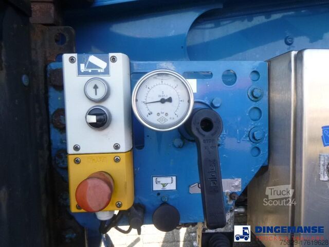 Silo Feldbinder Powder tank alu 60 m3 / Compressor diesel engine.