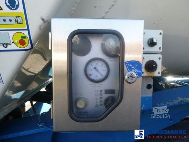 Silo Feldbinder Powder tank alu 60 m3 / Compressor diesel engine.