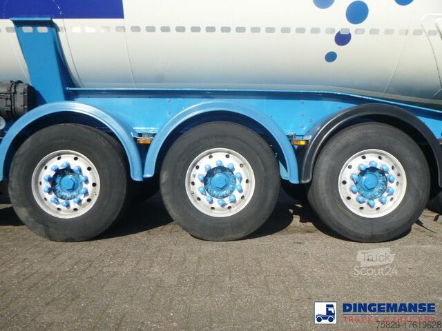 Silo Feldbinder Powder tank alu 60 m3 / Compressor diesel engine.