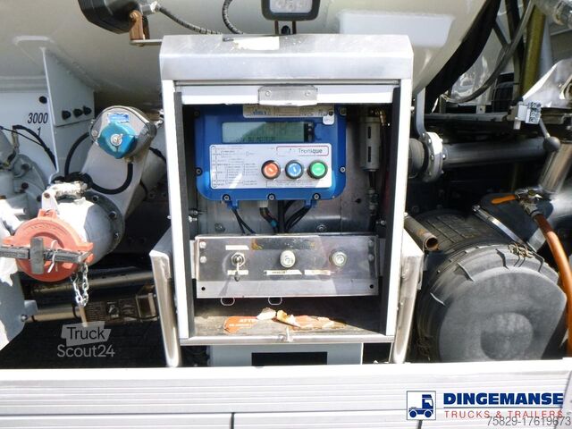 Cisterna Renault Premium 280 dxi 4x2 fuel tank 13.6 m3 / 4 comp