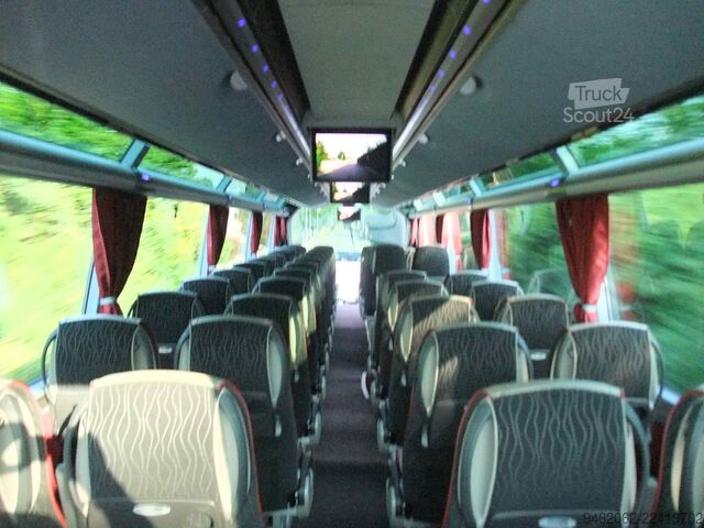 Turistični avtobus Neoplan Starliner P11