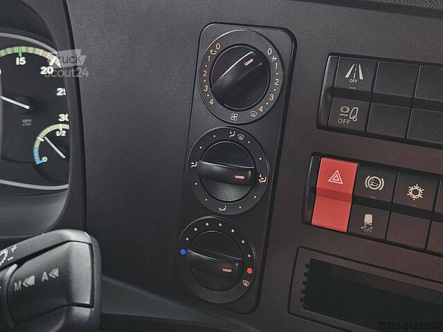 Tarpaulin MERCEDES-BENZ ATEGO 1530 AIRCO TAILLIFT