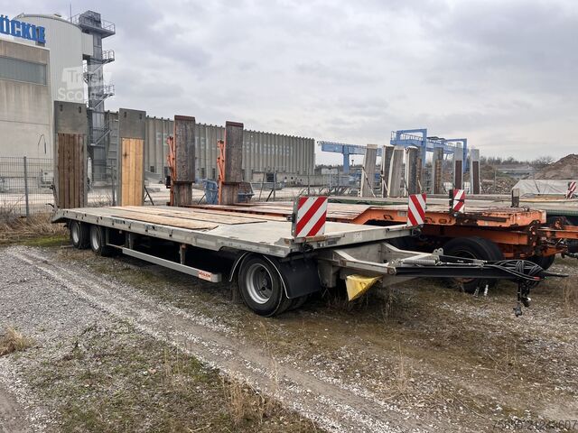 Low loader trailer Möslein TO 3 F Schwebheim  3 Achs Tiefladeranhänger 9 m Ladefläche