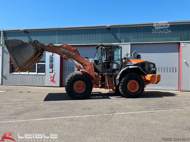 Kolový nakladač HITACHI ZW220-6*Klima*hydr. Schnellwechsler*11.000h*