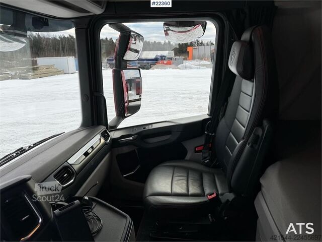 Camion-grue Scania R580 8x2 crane truck with 85 t/m Hiab crane – jib