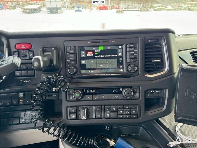 Camion-grue Scania R580 8x2 crane truck with 85 t/m Hiab crane – jib
