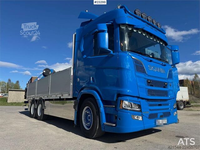 Nosturiauto Scania R660 6x4 flatbed truck with rear-mounted 23 tonne-