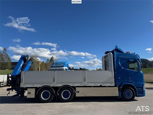Nosturiauto Scania R660 6x4 flatbed truck with rear-mounted 23 tonne-