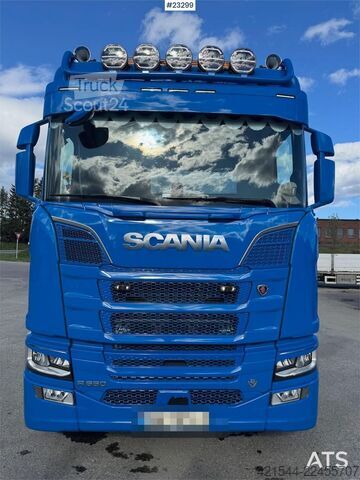 Kranwagen Scania R660 6x4 flatbed truck with rear-mounted 23 tonne-