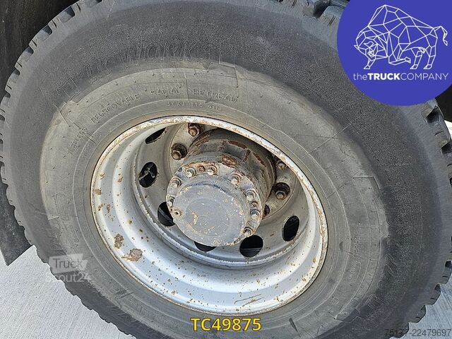 Benne Renault Premium 370