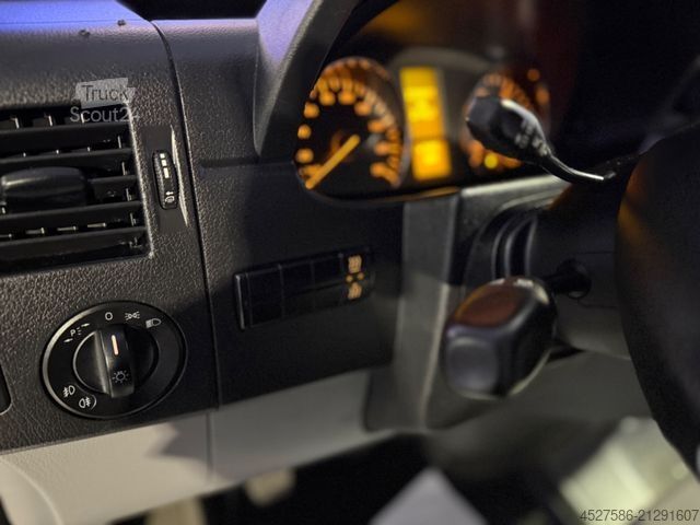 Fire truck MERCEDES-BENZ Sprinter II 316 CDI L1*RTW*KTW*LIEGE*TRAGESTUHL