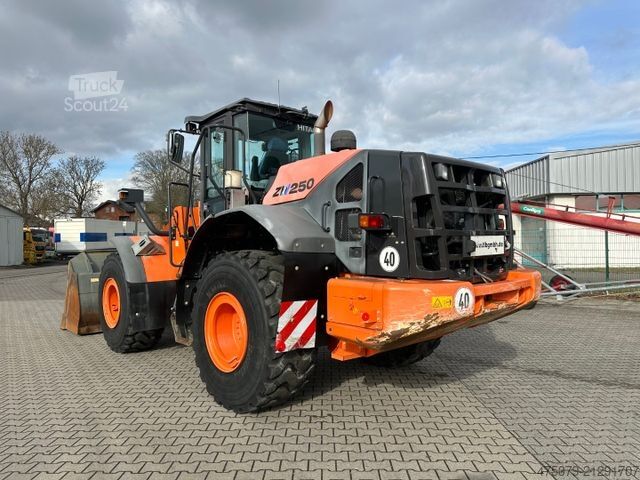 Radlader HITACHI ZW250-5B / Waage