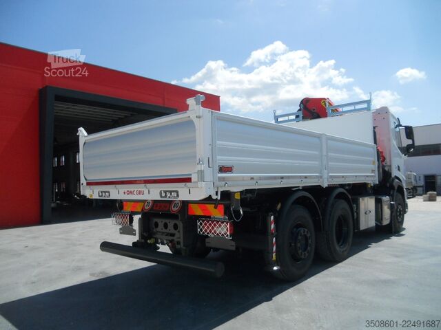 Tovornjak z dvigalom in tristransko prekucnikom DAF XF 480