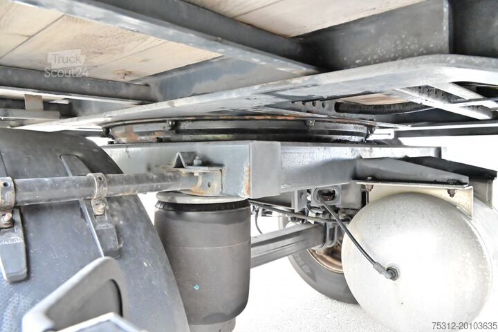 مقطورة مفتوحة مع غطاء قماشي Schwarzmüller PA 2/E  Schiebeplane Durchlader Reifen 70%