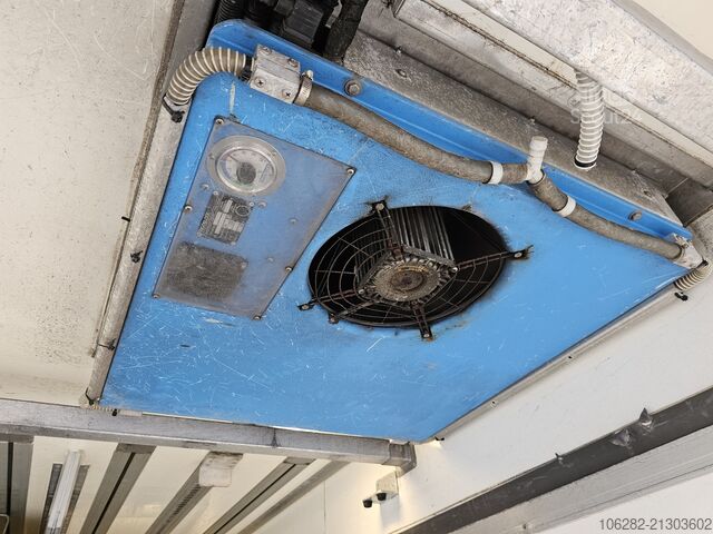 Tovornjak s hladilnim zabojnikom VOLVO FM330 6x2 FRIGOBLOCK Multizone Lenk u. L