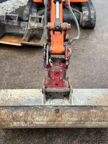 Mini bager HITACHI ZX17 U-5 Y, Powertilt, 3 Löffel