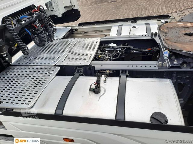 Standardowy ciągnik siodłowy DAF XG+ 530 Intarder Standklima 2xTank Alu