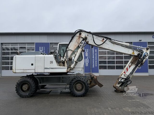 Excavadora sobre neumáticos Liebherr A 904 C LITRONIC KOPARKA KOŁOWA