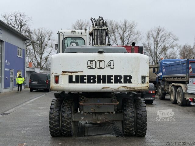 Excavadora sobre neumáticos Liebherr A 904 C LITRONIC KOPARKA KOŁOWA