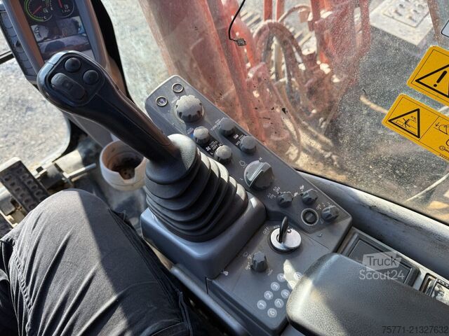 Excavadora sobre neumáticos Liebherr A 904 C LITRONIC KOPARKA KOŁOWA