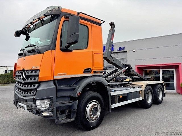 Camion benne à bras amovible MERCEDES-BENZ AROCS 2636L-6X4-3M60 RADSTAND-KFZ BRIEF-253TKM!!