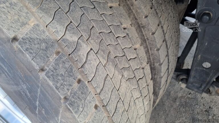 Billenő teherautó Volvo FMX 420 6x2 Bordmatik Thermo mit Kran