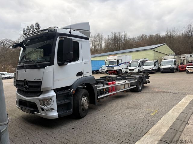 Ladbil med udskifteligt lad MERCEDES-BENZ 1833 Axor org 237 Tkm LBW 1 Hd 1 Liege Tüv frei