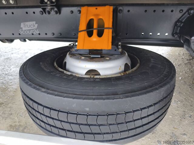 Zamknięta skrzynia MAN TGL 12.250