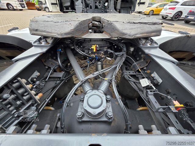 Vakio vetoauto VOLVO FH 500 | 6E | Teilledersitze | Standklimaanlage