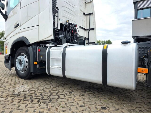 Vakio vetoauto VOLVO FH 500 | 6E | Teilledersitze | Standklimaanlage