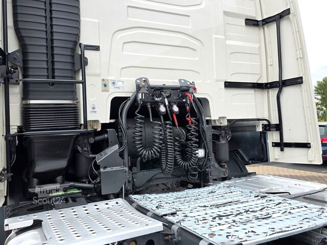 Vakio vetoauto VOLVO FH 500 | 6E | Teilledersitze | Standklimaanlage