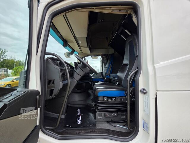 Vakio vetoauto VOLVO FH 500 | 6E | Teilledersitze | Standklimaanlage