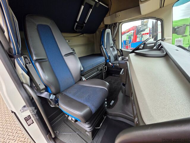Vakio vetoauto VOLVO FH 500 | 6E | Teilledersitze | Standklimaanlage