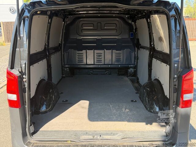 Kastenwagen MERCEDES-BENZ Vito Kasten*114*4x4*lang*Automatik*Klima*PDC