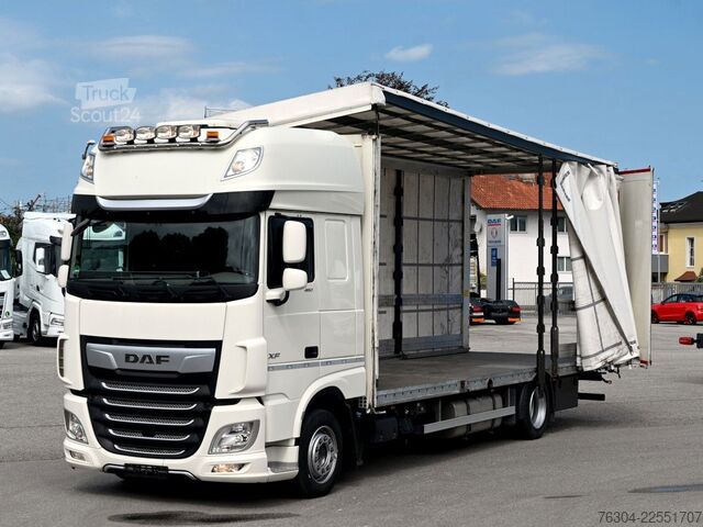 Camião plataforma com lona DAF XF 480 FA LD