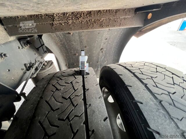 Camião plataforma com lona DAF XF 480 FA LD