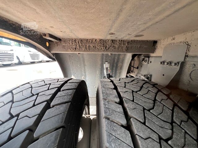 Camião plataforma com lona DAF XF 480 FA LD