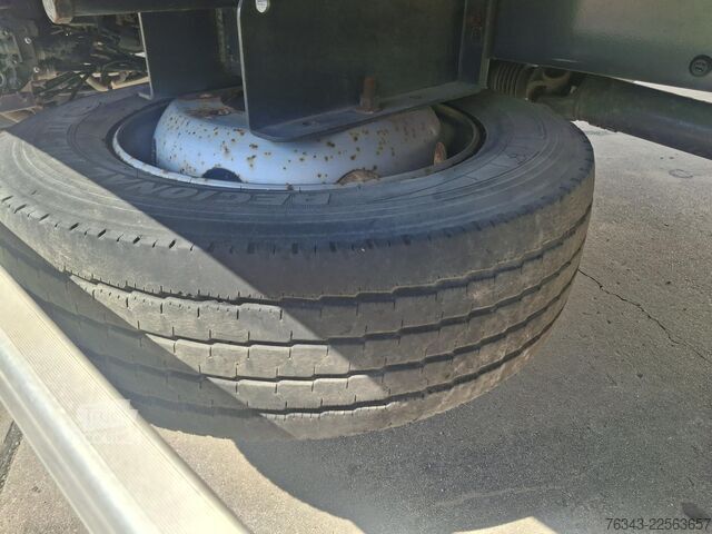 Flaklastbil med kapell RENAULT D12-240 - E6